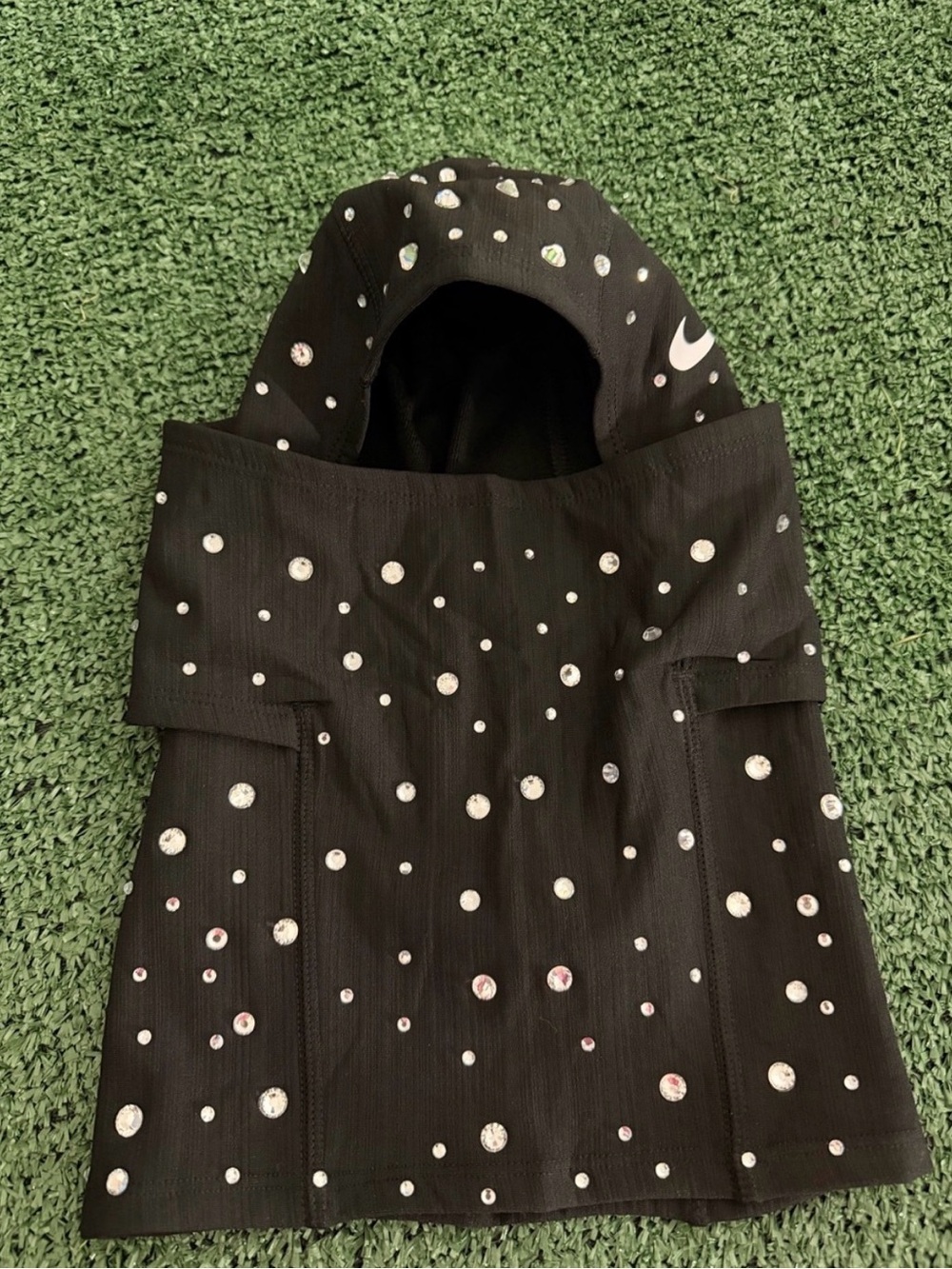 Nike bedazzled Black Rhinestone-Embellished Pro Hyperwarm Hood - Picture 3 of 3